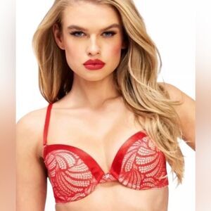 NWT Frederick’s of Hollywood red  Exxtreme cleavage tuxedo lace push up bra 32C